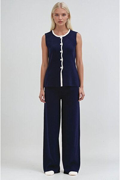 Lijuri طقم تريكو مريح برقبة دائرية باللون الأزرق الداكن تفاصيل مخططة 10295