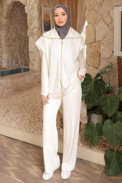 İmajButik Комплект от жилетка и панталони в цвят екрю