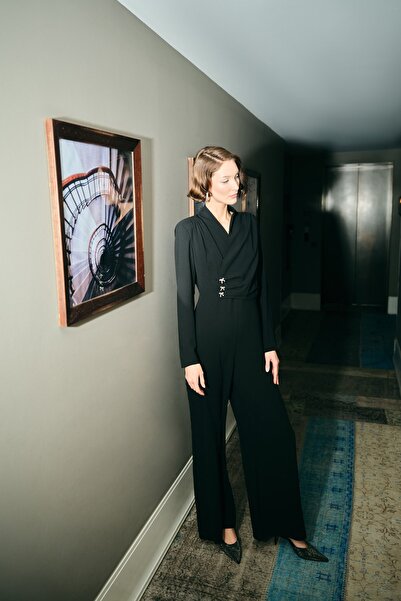 Sateen Fiyonk Aksesuarlı Krep Tulum - Siyah