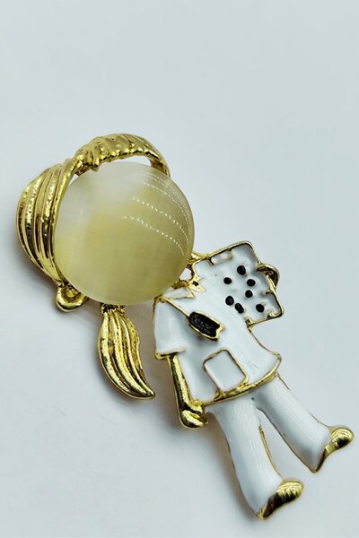 BB Şık Hemşire Figürlü Broş