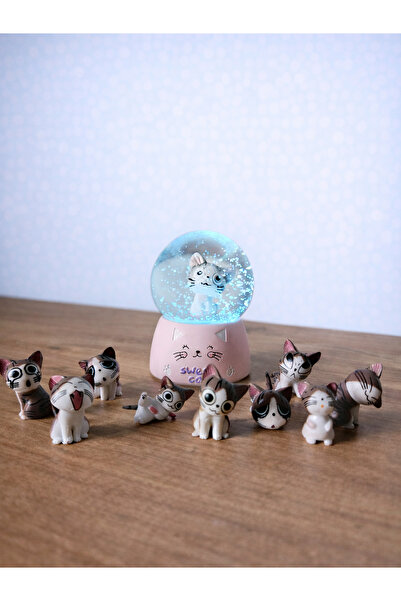 Rüya Kıyısı Orta Boy Işıklı Kedili Kar Küresi ve 9'lu Mini Kedi Figür – Sevgi...