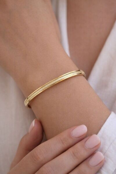 BY YASİN TOPÇU 🌟   أصفاد رفيعة ذات تفاصيل لامعة بلون ذهبي