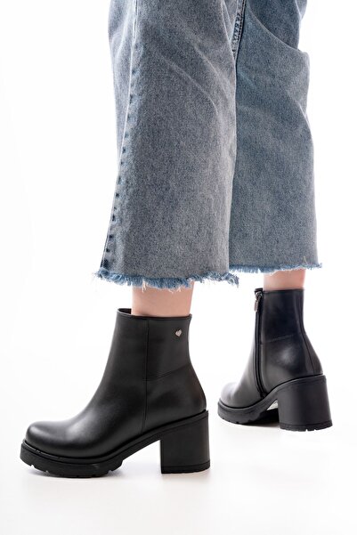 Acropol Siyah Botlar