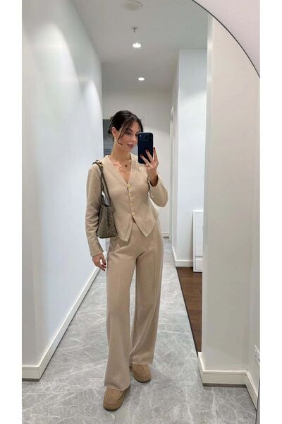 LADY SHOPPING طقم بنطلون بتفاصيل أزرار ذهبية