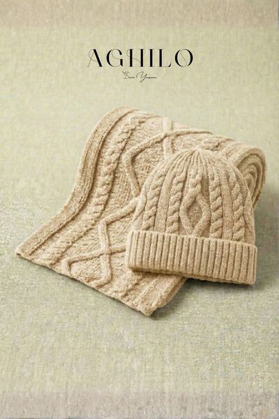 Aghilo Unisex Scarf and Beanie Set Walking Pattern