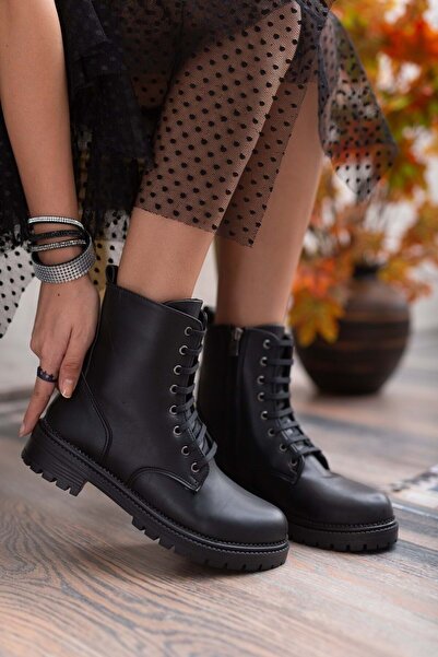 KOCAMANLAR Ayakdaş 2076 Tüm Yüz Postal Kadın Bot SİYAH