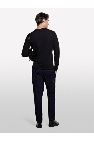 Sisley تي شيرت رجالي أسود 100% قطن بقصة ضيقة وياقة دائرية وأكمام طويلة - 324A...