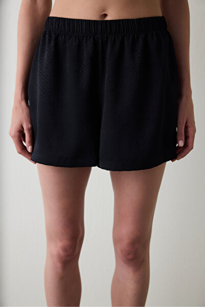 Penti Pantaloni scurți din satin Black Fleur