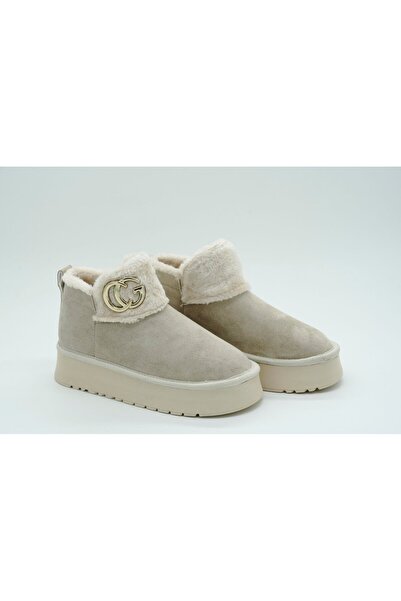 Luvesta Shoes حذاء قصير بتفاصيل مشبك باللون البيج