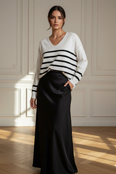 Ulino Pulover tricotat cu dungi negre și decolteu în V