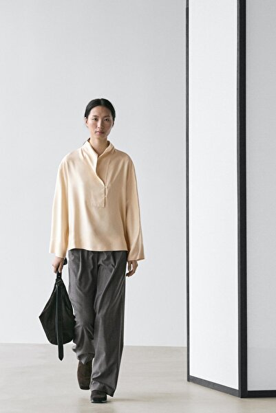 Massimo Dutti Önlük detaylı dökümlü bluz