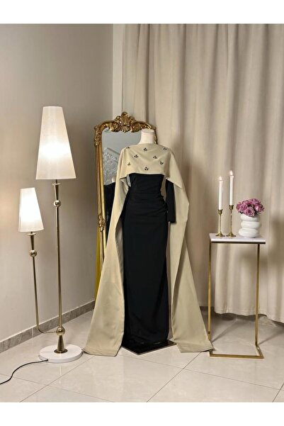 vanus fashion 6267- فستان أسود بكاب ملكي بلون بيج مطرز