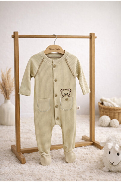 NATÜREL BEBE GİYİM UNİSEX AYICIK FİGÜRLÜ CEP DETAYLI DÜĞMELİ PATİKLİ BEBEK TULUM