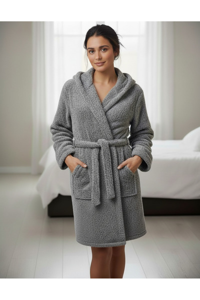 Nuran Tekstil روب استحمام/رداء من القطيفة الناعمة