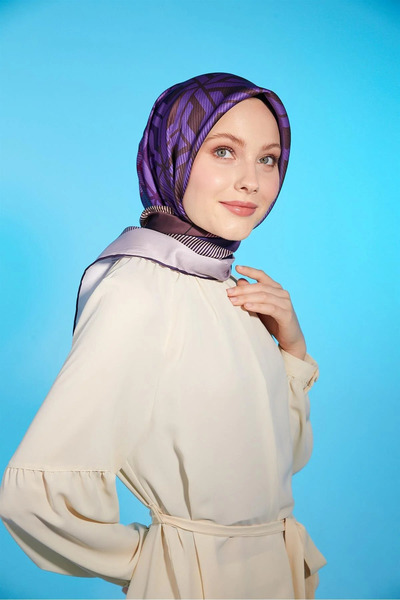 Armine Eșarfă din mătase Sura din seria Nostalgia 7724DS