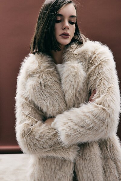 Sateen فرو بتفاصيل مشبكية - بيج