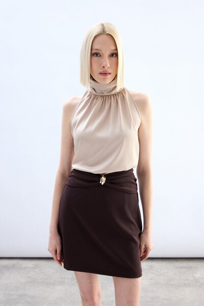 Sateen Boğazlı Kolsuz Bluz - Bej