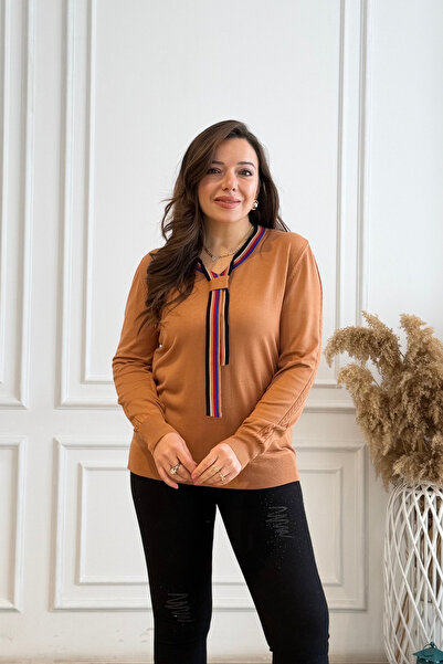 Yağmur Butik Tricotaj cu guler tip cravată în dungi