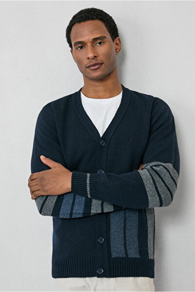 Kiğılı Cardigan din tricotaje cu modele de lână