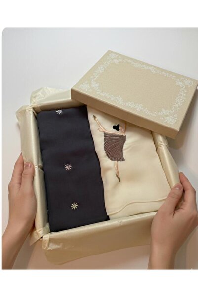 Veil Designer مجموعة من طرحتين ابيض و كحلي بتطريز ابيض و رمادي كامل الطرحة قم...