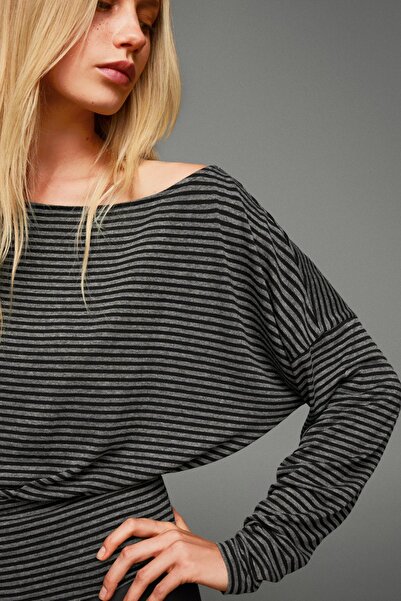 Bershka Kuşaklı çizgili uzun kollu tişört