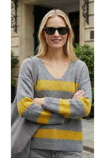 VQ CONCEPT Lamea Geniş Çizgili Rahat Kalıp V Yaka Triko Kazak