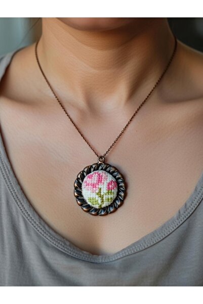 EL YAPIMI Channel-Style Embroidered Necklace - Authentic Design