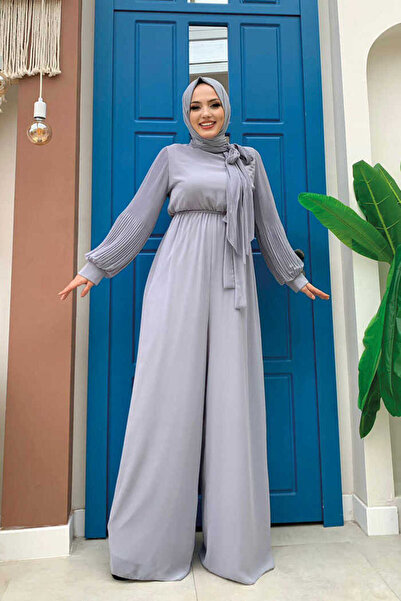 Bym Fashion Ärmel und Kragen, plissierter, detaillierter Taillengürtel, Chiff...