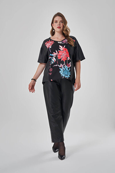 Mizalle Desenli Derili Siyah T-Shirt