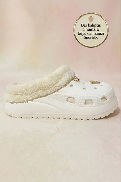 KARDEŞLER ÇORAP Білі тапочки з плюшевою підкладкою та золотистою пряжкою