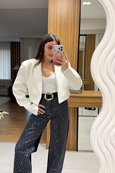 Gizem Ecemiş Denhaag Beyaz Premium Vatkalı Mini Ceket