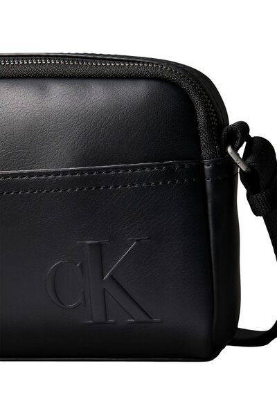 Calvin Klein حقيبة كاميرا كروس بودي للرجال