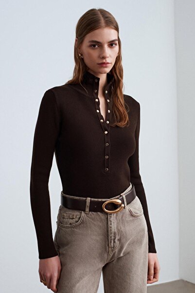 TENA Дамска блуза с дълги ръкави в цвят кафе, с яка с копчета и копчета за за...