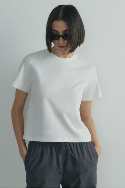 Suud Collection T-Shirt από εκρού βαμβακερό βασικό
