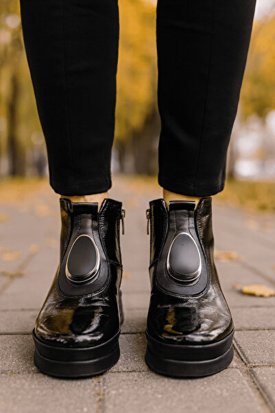 Dogati Casual Black Lacquered Leather Boots with Accessory - WERSA