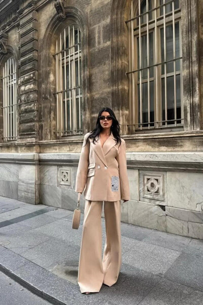 AND Elegant Women's Suit – Fitted Jacket and Flared Pants, Beige