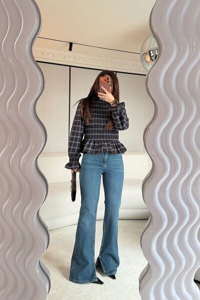 Özge Özgenç Slit Flare Jean