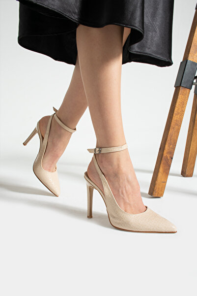 nuvilo حذاء نسائي بكعب رفيع مدبب من الأمام بطول 10.5 سم باللون البيج