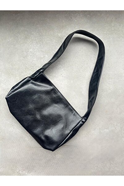 Larolina Women's Black Faux Leather Magnet Closure Shoulder Bag