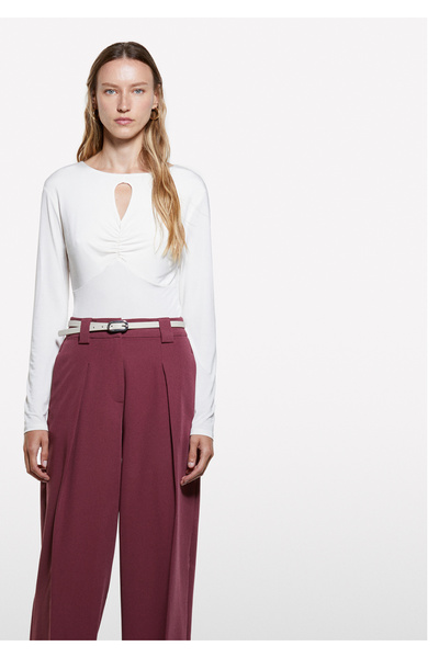 Sisley Women's Cream Gathered and Hole Detailed Slim Fit Long Sleeve T-Shirt