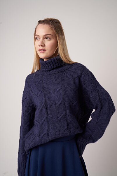 Ambar Desenli Boğazlı Kazak Lacivert