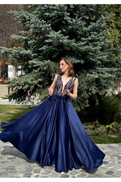 Anastasia Atelier Navy blue evening dress with luxurious taffeta embroidery a...