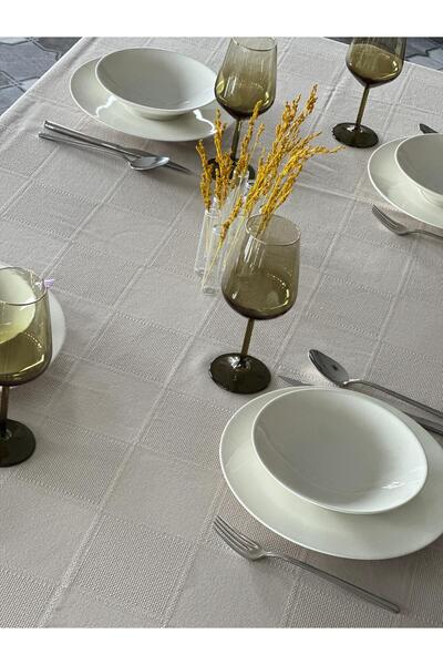 Lucien Home مفرش طاولة هيركي