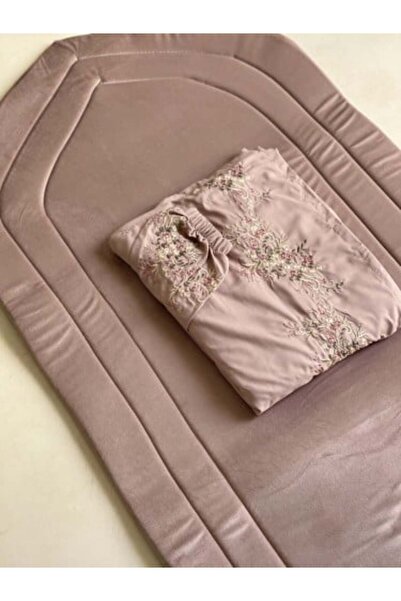 Gerenic Prayer Rug and Sheet Set