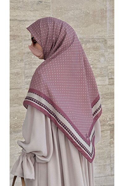 Qalortex Scarf وشاح بتصميم مونوغرام كبير الحجم - وردي باهت