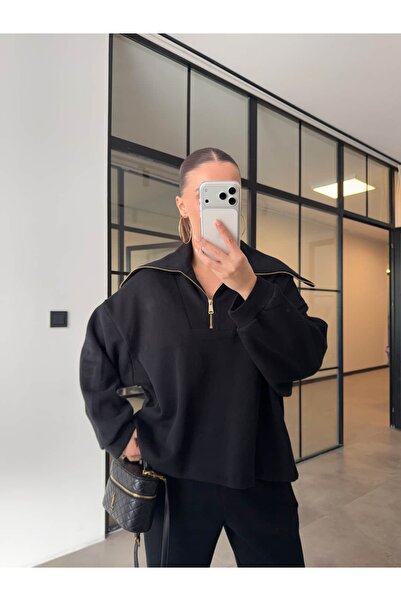 BB Bensu Buyruk طقم تريكو محبوك من قماش سيلانيك بسحاب أسود اللون