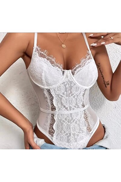 QUEENELA Beyaz gupür dantel detaylı body