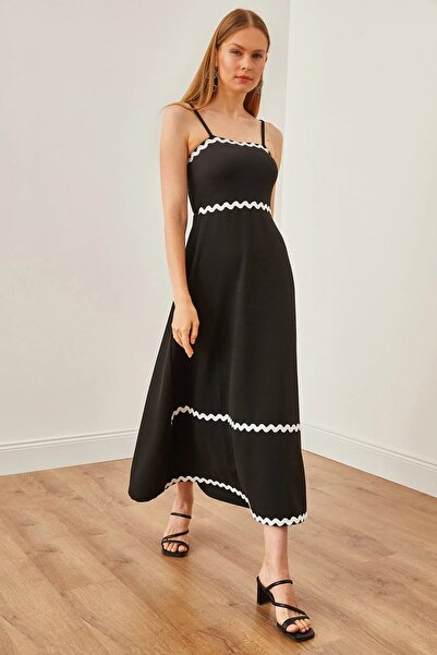 KaSheHa Kadın Siyah Askılı Süzene Detaylı Uzun Elbise