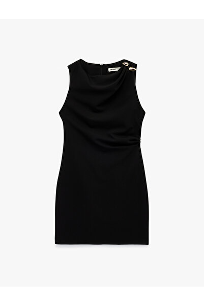 Koton Aksesuar Detaylı Kolsuz Drapeli Yuvarlak Yaka Mini Elbise