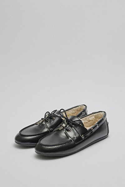 LUTVELIZADE Loafer 2515 - Black Women's Loafer with Fur Inside and Laces